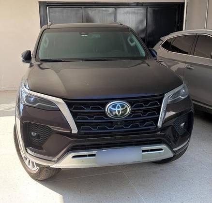 TOYOTA HILUX SW4 2.8 D-4D TURBO DIESEL SRX 4X4 AUTOMÁTICO